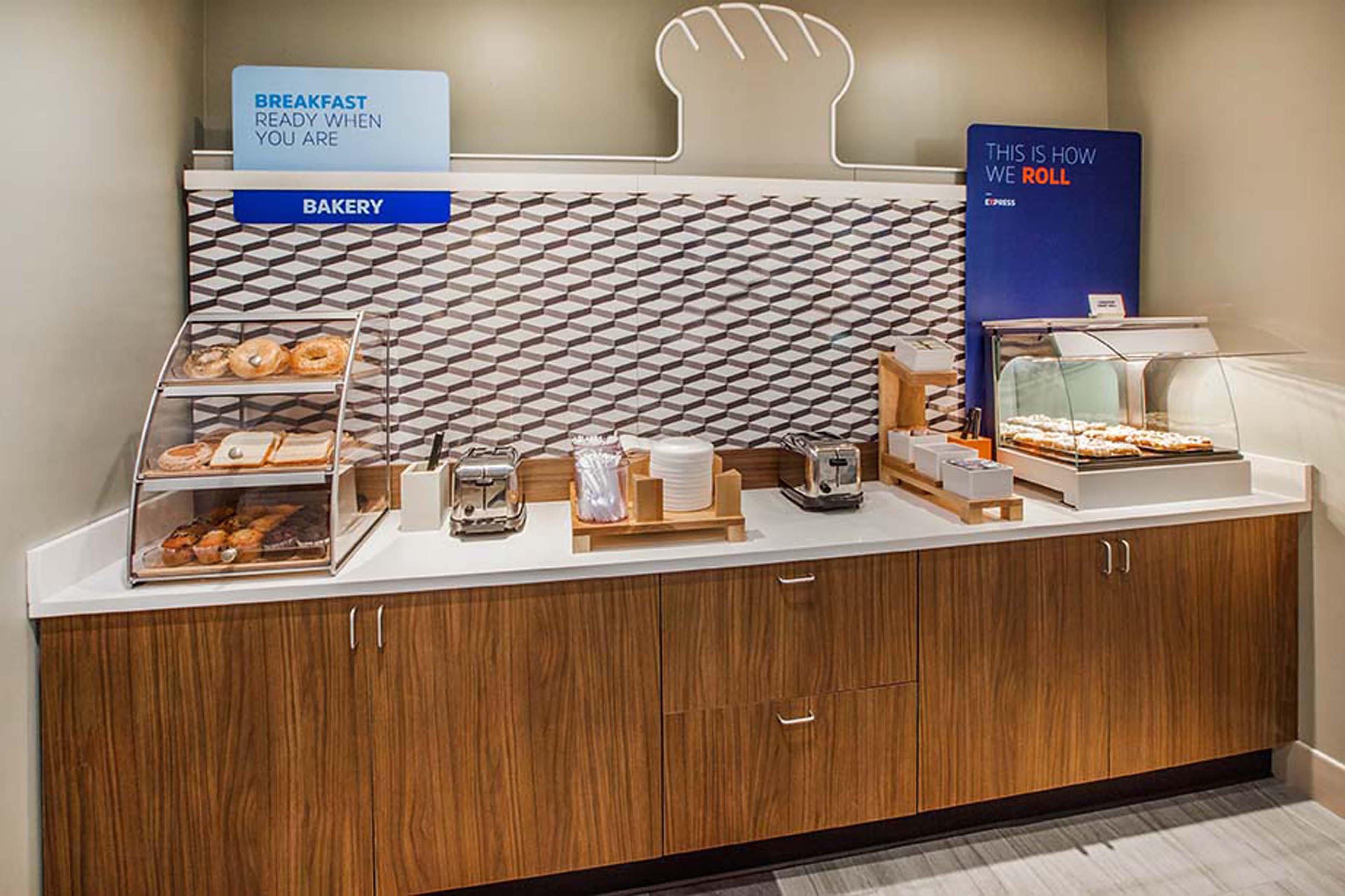 Holiday Inn Express Hotel And Suites Pearsall By Ihg Exteriör bild
